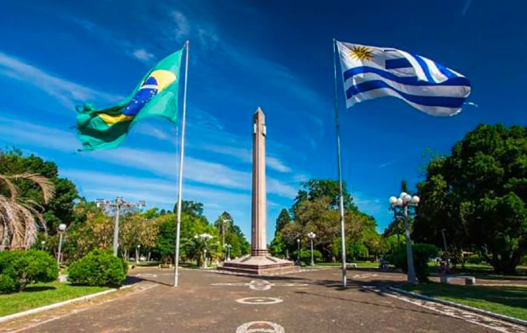 Turistas estrangeiros continuam lotando o Brasil e deixando a Argentina de lado